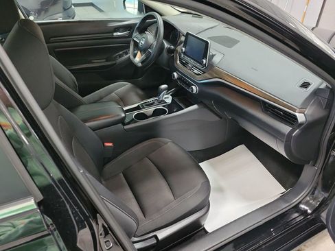 Used 2024 Nissan Altima 2.5 SV image 21