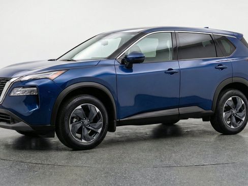Used 2025 Nissan Rogue SV FWD image 3