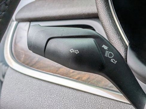 Used 2019 Lincoln MKC Reserve image 9