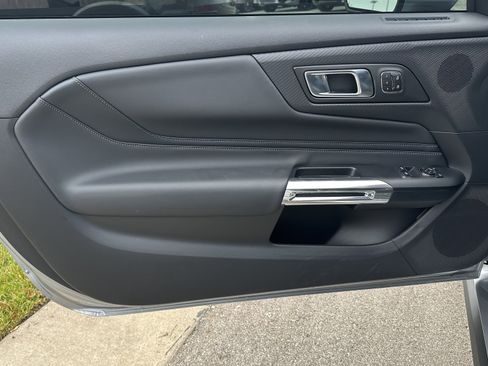 Used 2025 Ford Mustang GT Premium image 16