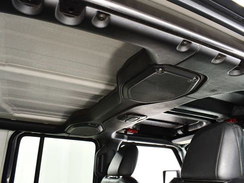 Used 2018 Jeep Wrangler Unlimited Rubicon AWD/4WD image 18
