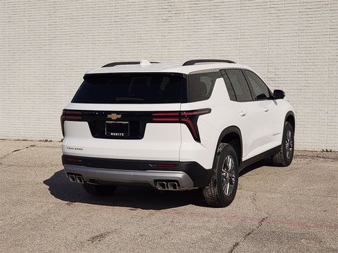 New 2026 Chevrolet Traverse LT w/ Driver Confidence Package image 4