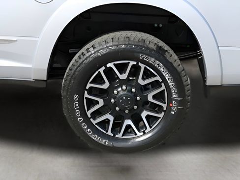 Used 2026 RAM 3500 Limited AWD/4WD image 9