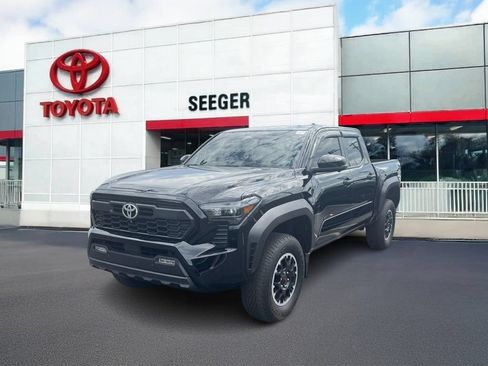 Used 2024 Toyota Tacoma TRD Off-Road w/ TRD Off Road Premium Package AWD/4WD image 10