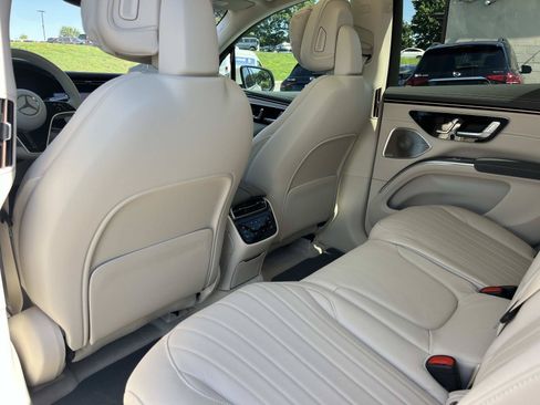 Certified 2023 Mercedes-Benz EQS 580 4MATIC SUV image 19