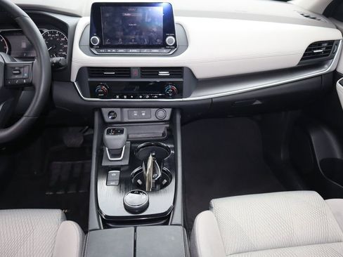 Certified 2025 Nissan Rogue SV image 14