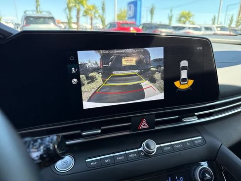 Used 2022 Hyundai Elantra Limited w/ Cargo Package FWD image 23