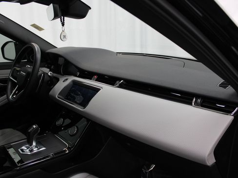 Used 2022 Land Rover Range Rover Evoque R-Dynamic S AWD/4WD image 27