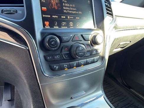 Used 2017 Jeep Grand Cherokee Trailhawk w/ Trailhawk Luxury Group image 14