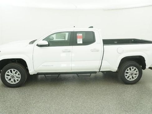 New 2026 Toyota Tacoma SR5 image 3