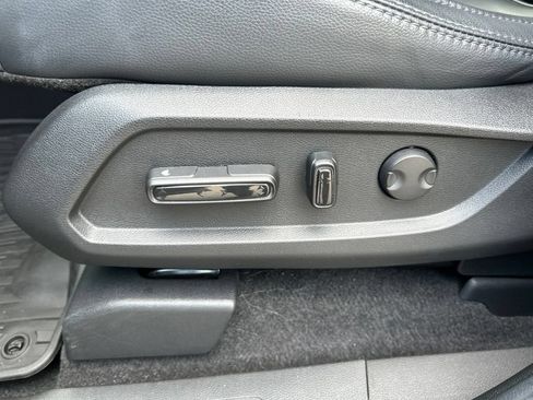 Used 2024 Honda Pilot Touring image 16