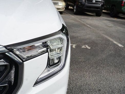 Used 2024 GMC Terrain AT4 image 10