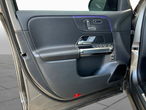Used 2025 Mercedes-Benz GLB 250 image 15
