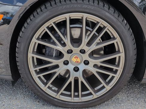 Used 2022 Porsche Panamera 4 Platinum Edition AWD/4WD image 11