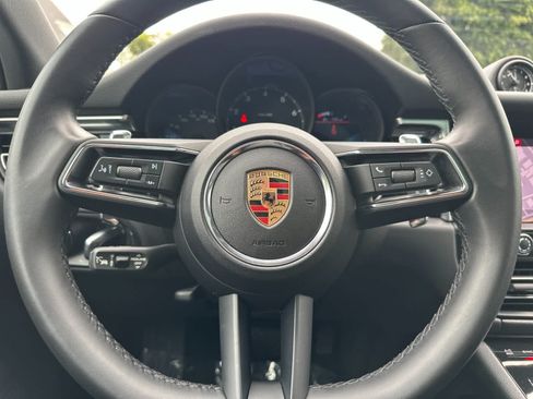 Certified 2024 Porsche Macan AWD/4WD image 25