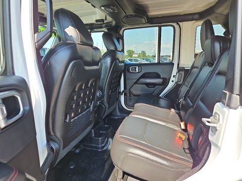 Used 2019 Jeep Wrangler Unlimited Rubicon w/ Dual Top Group AWD/4WD image 15