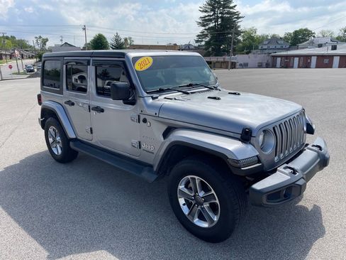 Used 2021 Jeep Wrangler Unlimited Sahara AWD/4WD image 3