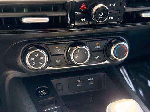 Used 2025 Nissan Kicks SV w/ Illumination Package FWD image 26