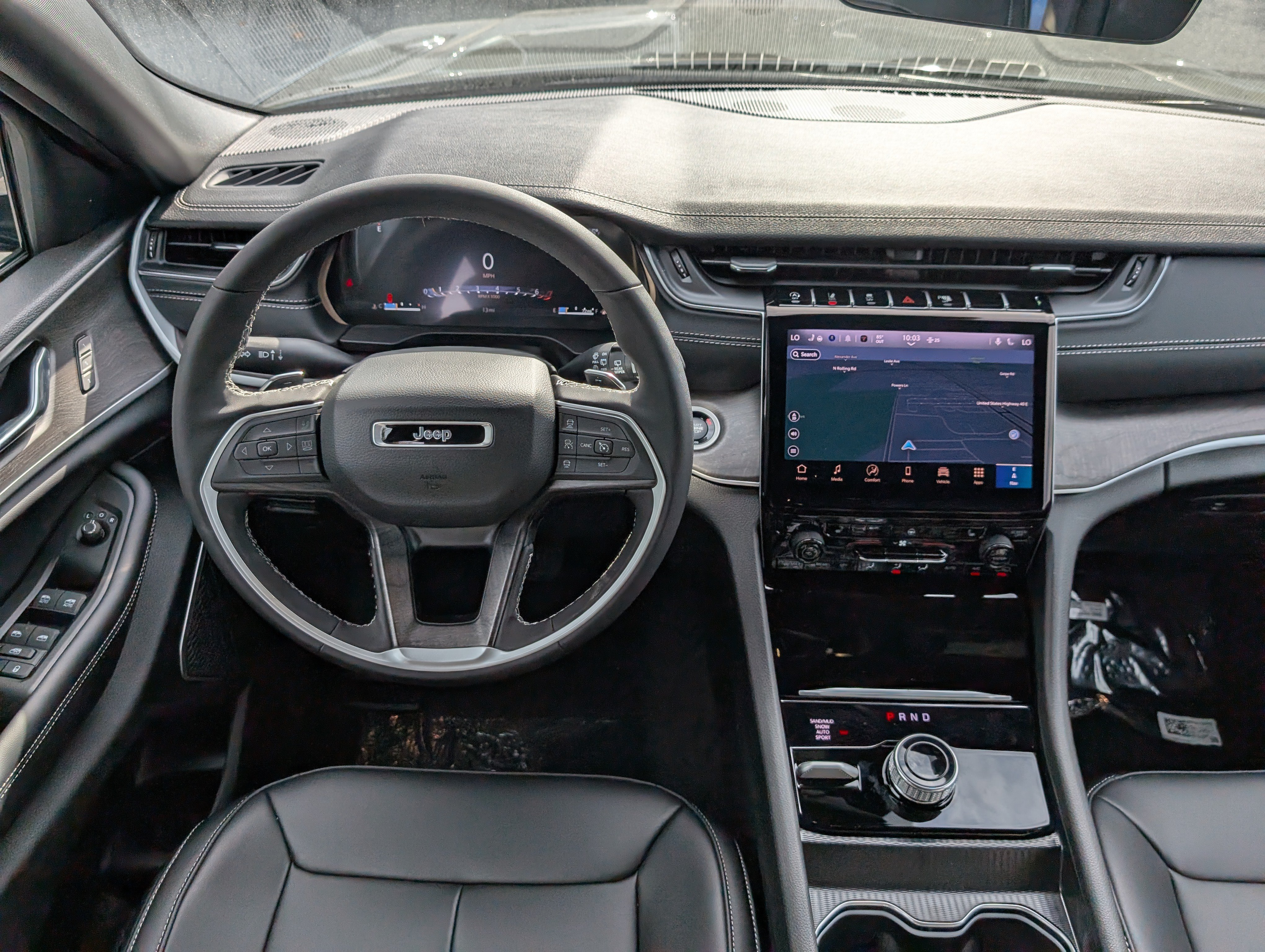 New 2025 Jeep Grand Cherokee Limited w/ Black Appearance Package AWD/4WD image 17