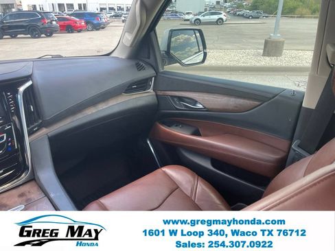 Used 2019 Cadillac Escalade ESV Premium Luxury AWD/4WD image 23