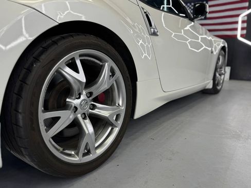 Used 2010 Nissan 370Z Touring w/ Sport Pkg image 7