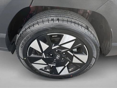 Used 2024 Hyundai Kona SEL image 9