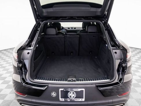 Used 2021 Porsche Cayenne Coupe image 32