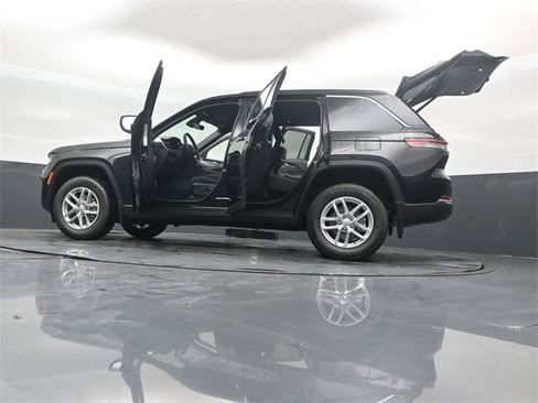 New 2025 Jeep Grand Cherokee Laredo X w/ Luxury Tech Group I image 51