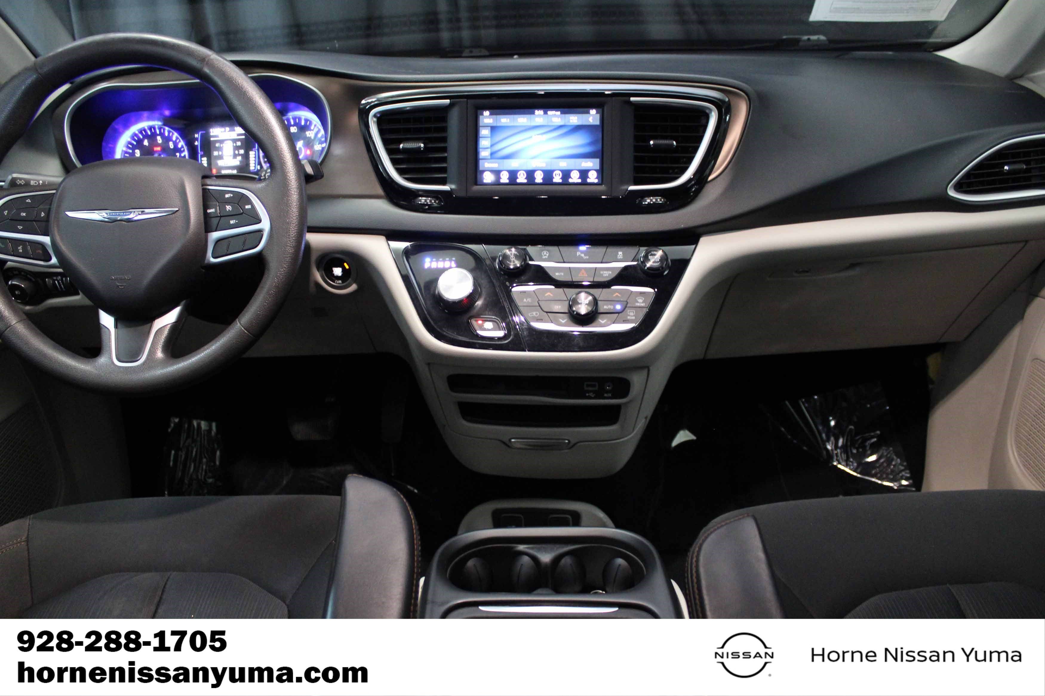 Used 2018 Chrysler Pacifica Touring Plus FWD image 11