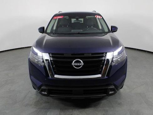 Certified 2025 Nissan Pathfinder SV FWD image 14