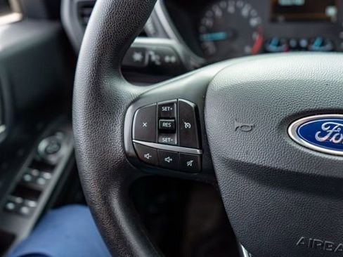 Used 2020 Ford Escape SE image 16