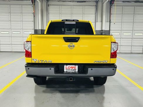 Used 2018 Nissan Titan PRO-4X w/ Pro-4x Convenience Package image 16