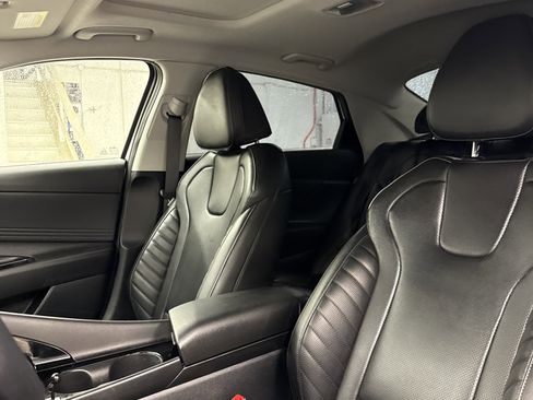 Used 2024 Hyundai Elantra Limited image 6