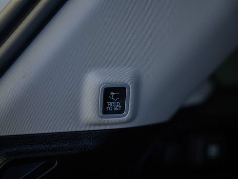 Certified 2023 Jeep Grand Cherokee Limited AWD/4WD image 11