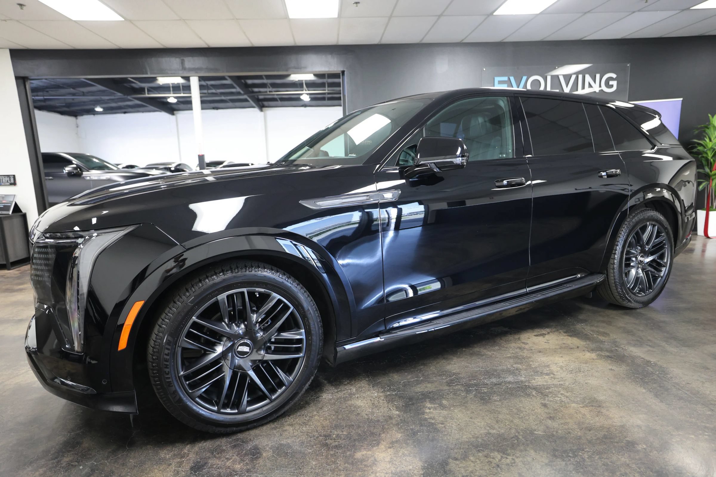 Used 2025 Cadillac Escalade IQ Sport 2 AWD/4WD image 4