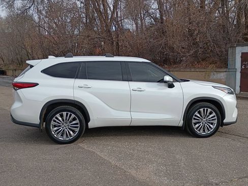 Used 2021 Toyota Highlander XLE image 8