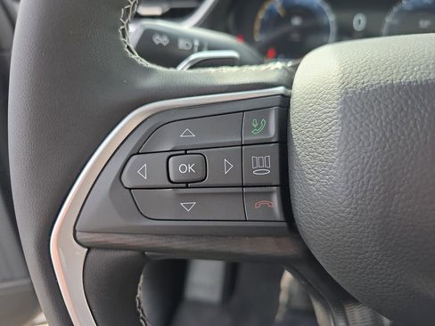 New 2025 Jeep Grand Cherokee Altitude image 17