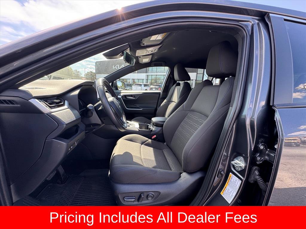 Used 2024 Toyota RAV4 SE AWD/4WD image 16