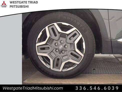 Used 2023 Hyundai Santa Fe Limited AWD/4WD image 7
