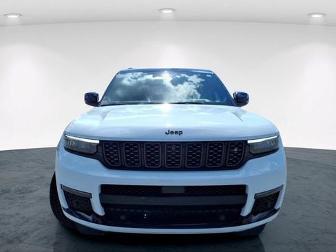 Used 2025 Jeep Grand Cherokee L Summit AWD/4WD image 4