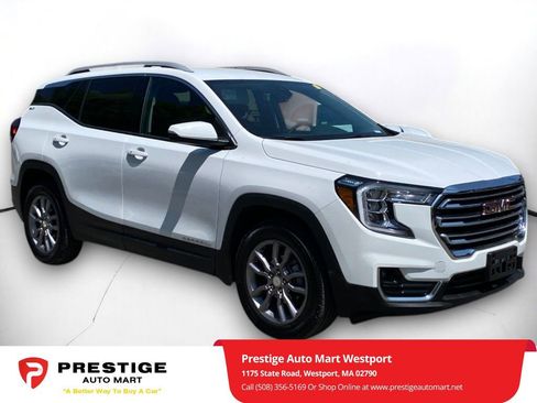 Used 2024 GMC Terrain SLT image 1