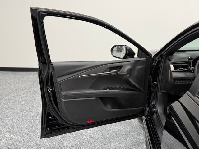 Used 2026 Toyota Camry Hybrid FWD image 9