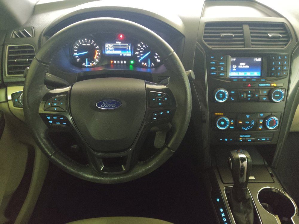 Used 2018 Ford Explorer XLT FWD image 22