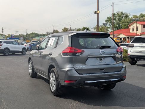 Used 2017 Nissan Rogue S image 6