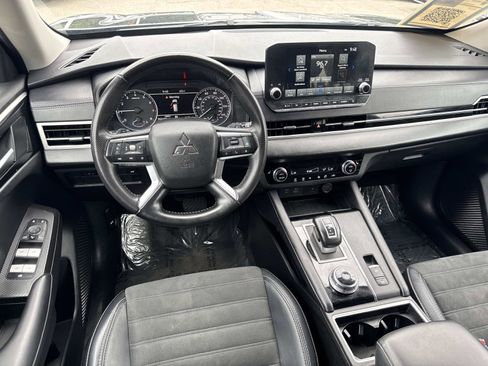 Used 2024 Mitsubishi Outlander FWD image 7