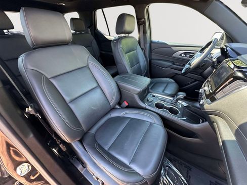 Used 2023 Chevrolet Traverse LT w/ LT Premium Package AWD/4WD image 29
