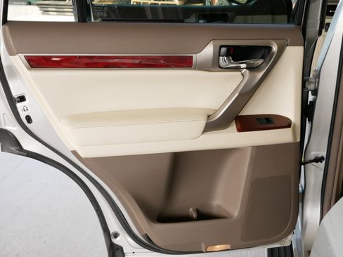 Used 2012 Lexus GX 460 image 24