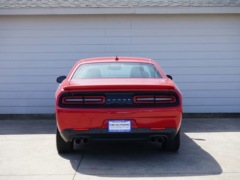 Used 2016 Dodge Challenger R/T w/ Driver Convenience Group image 38