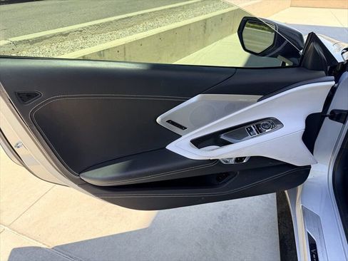 Used 2021 Chevrolet Corvette Stingray Premium Cpe w/ Z51 Performance Package RWD image 16
