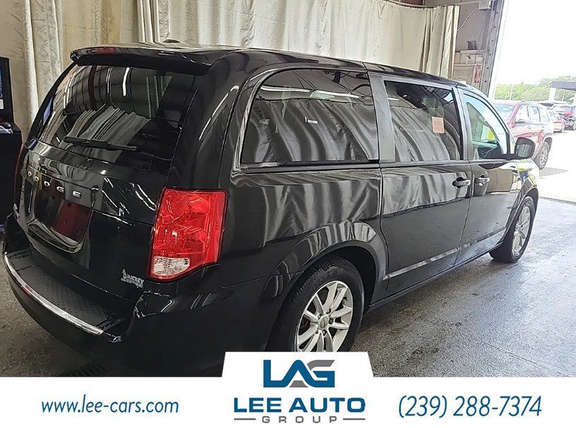 Used 2020 Dodge Grand Caravan SE FWD image 3
